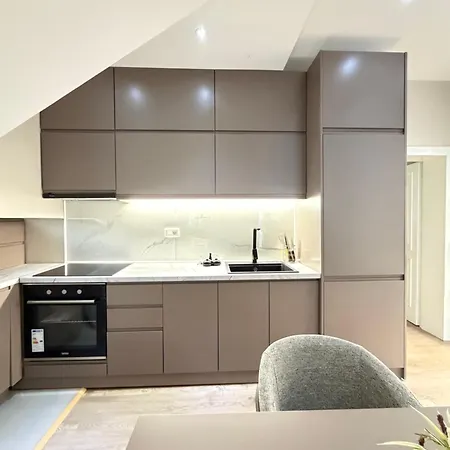 Lokas Cozy تيرانا